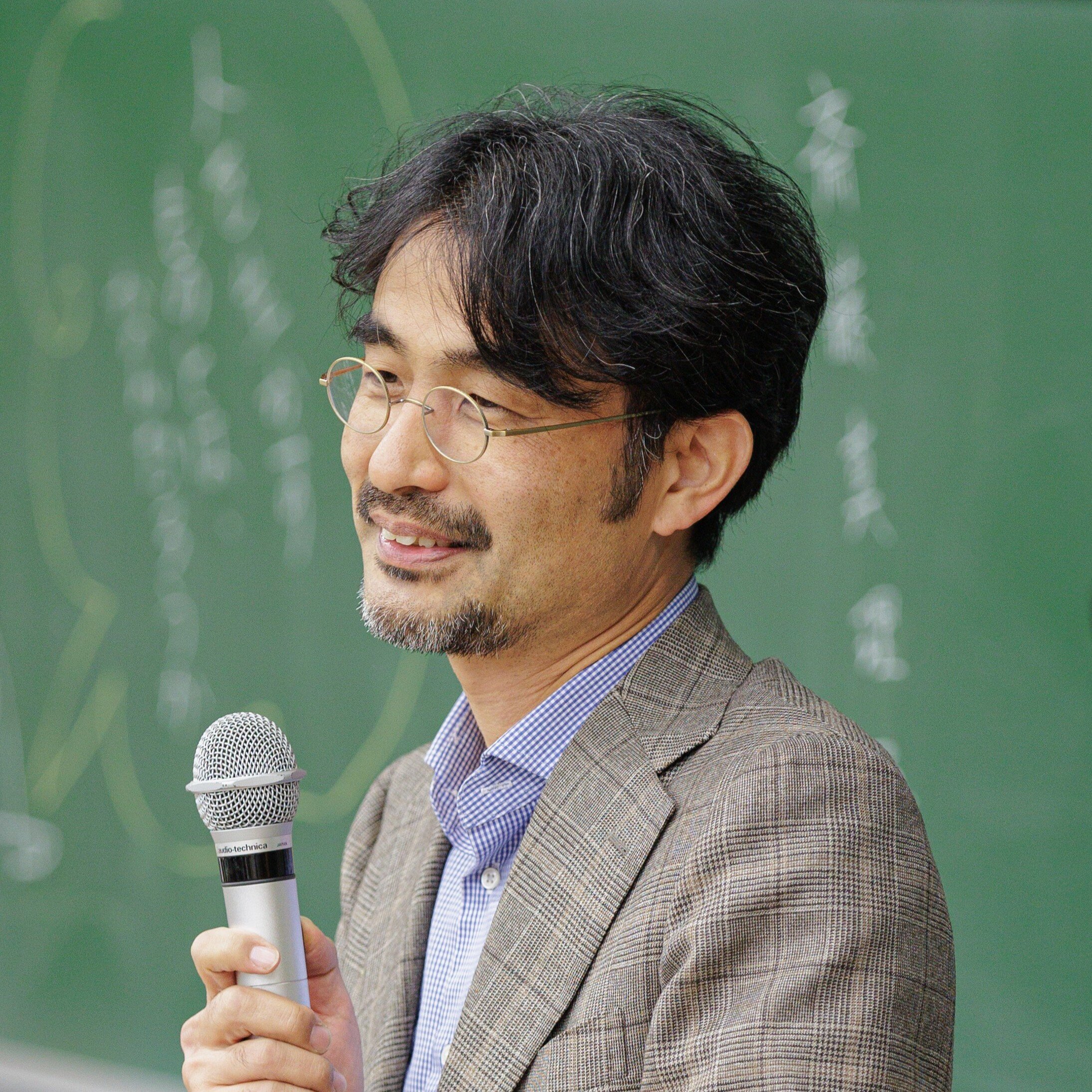 藤原辰史(ふじはらたつし)の顔写真。