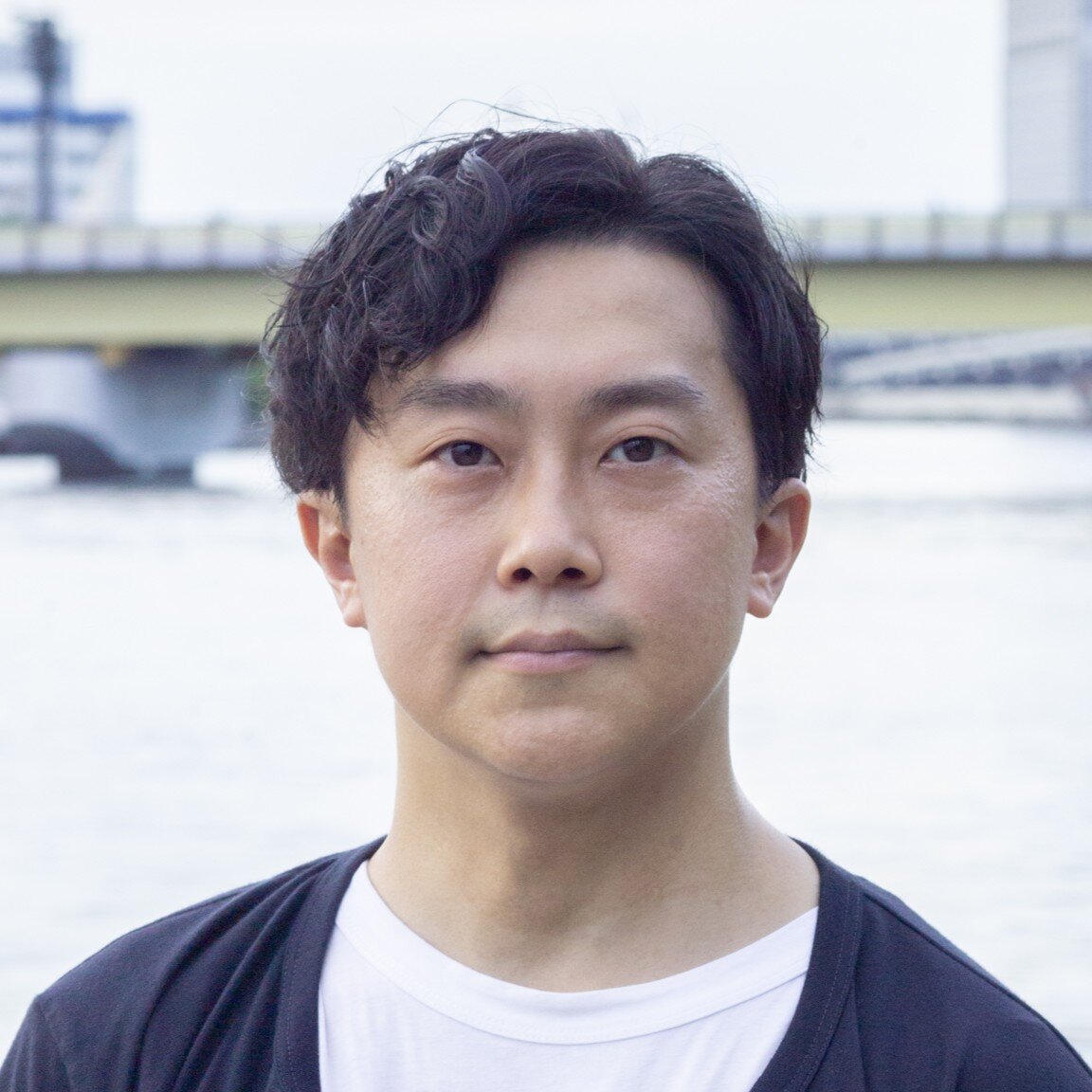 青木彬（あおきあきら）の顔写真。