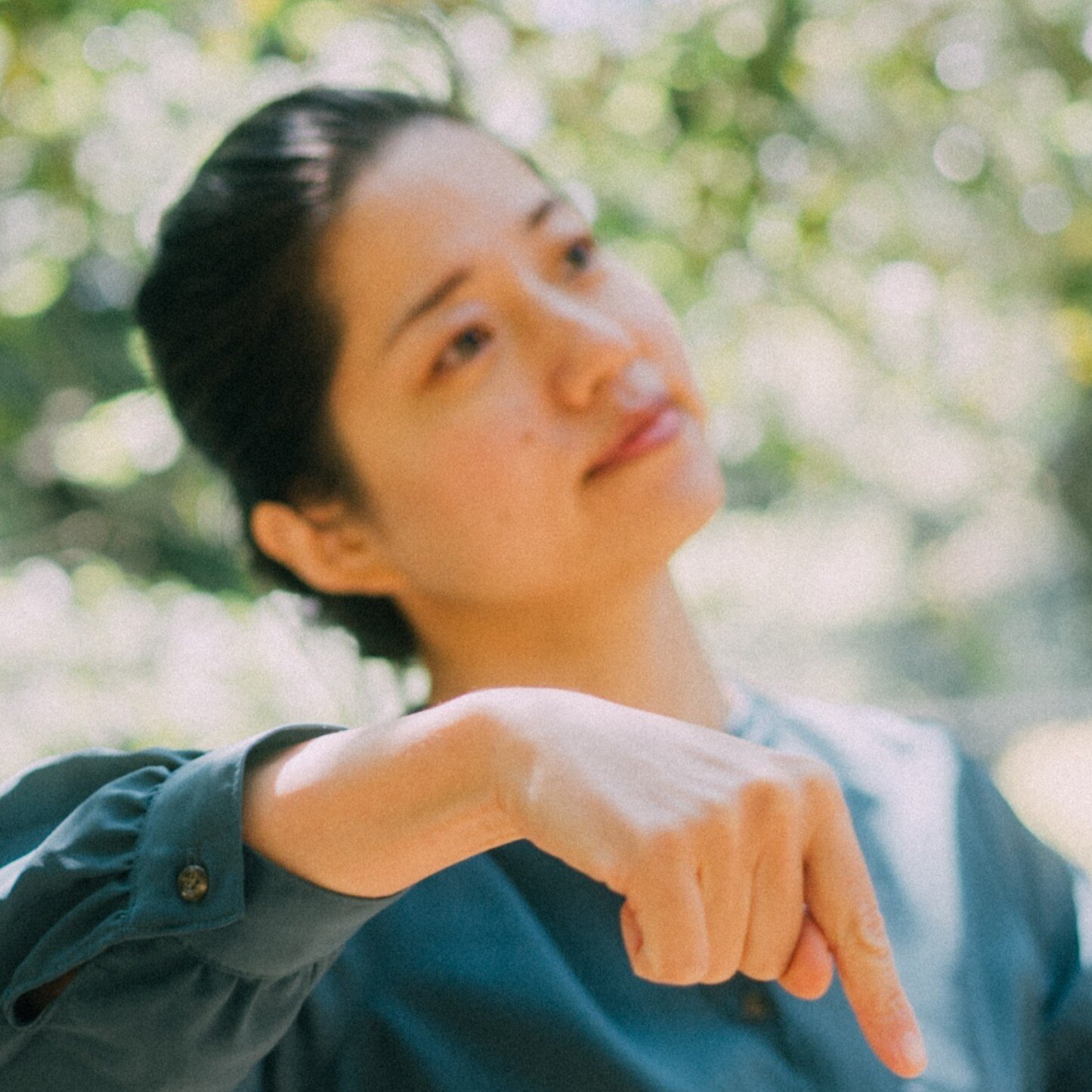  横尾友美（よこおともみ）の顔写真。